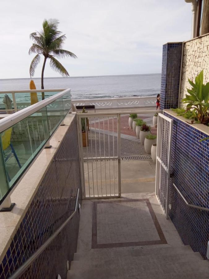 Flat No Farol Da Barra 129 *